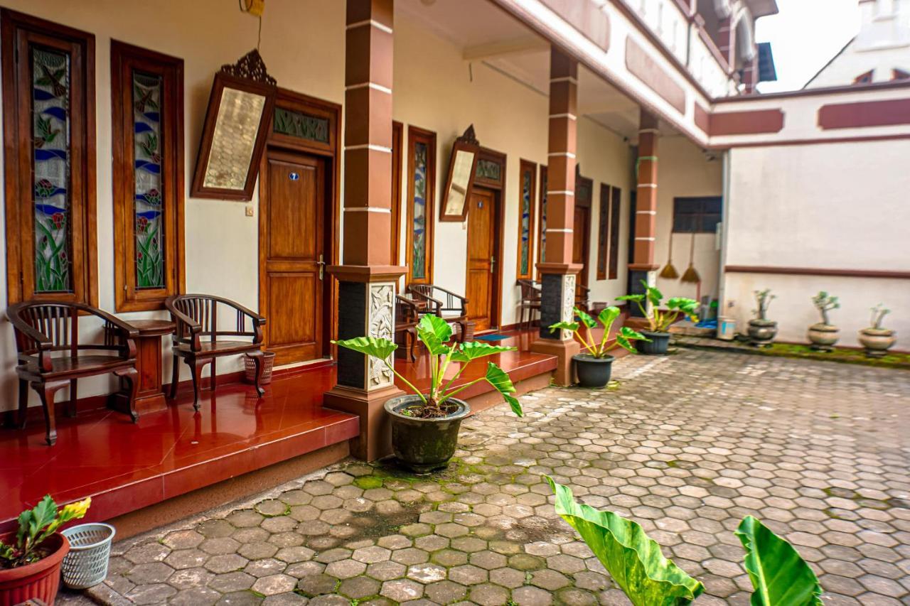 Hotel Laweyan Solo Exterior foto